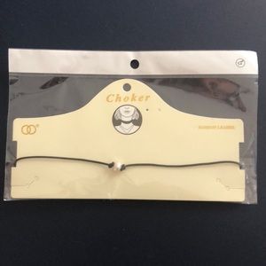 BRAND NEW pearl choker